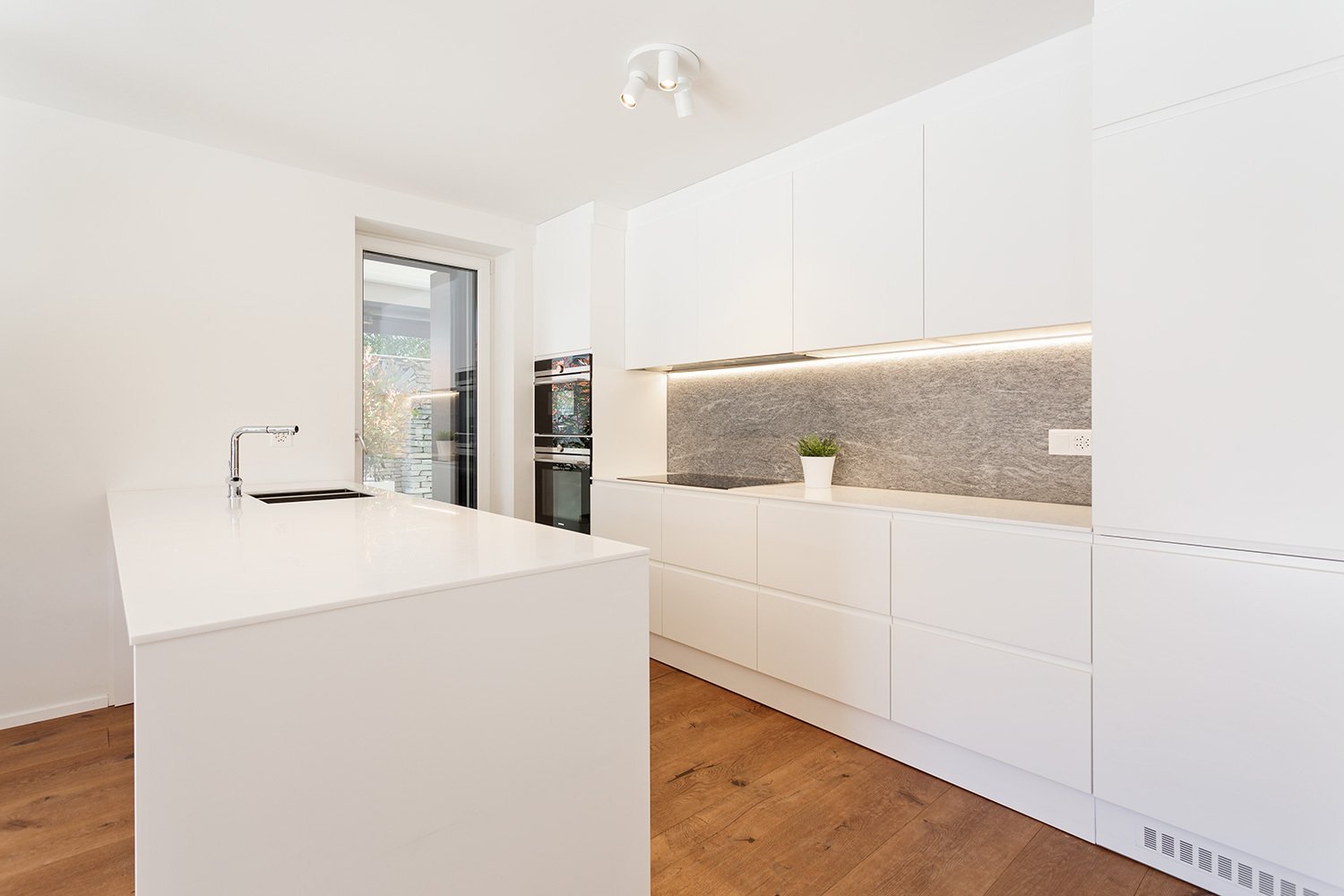 4.5 Apartment With Stunning Views, Exclusive Amenities, Path To Monte Verità Apartment in Ascona, Ticino, Switzerland