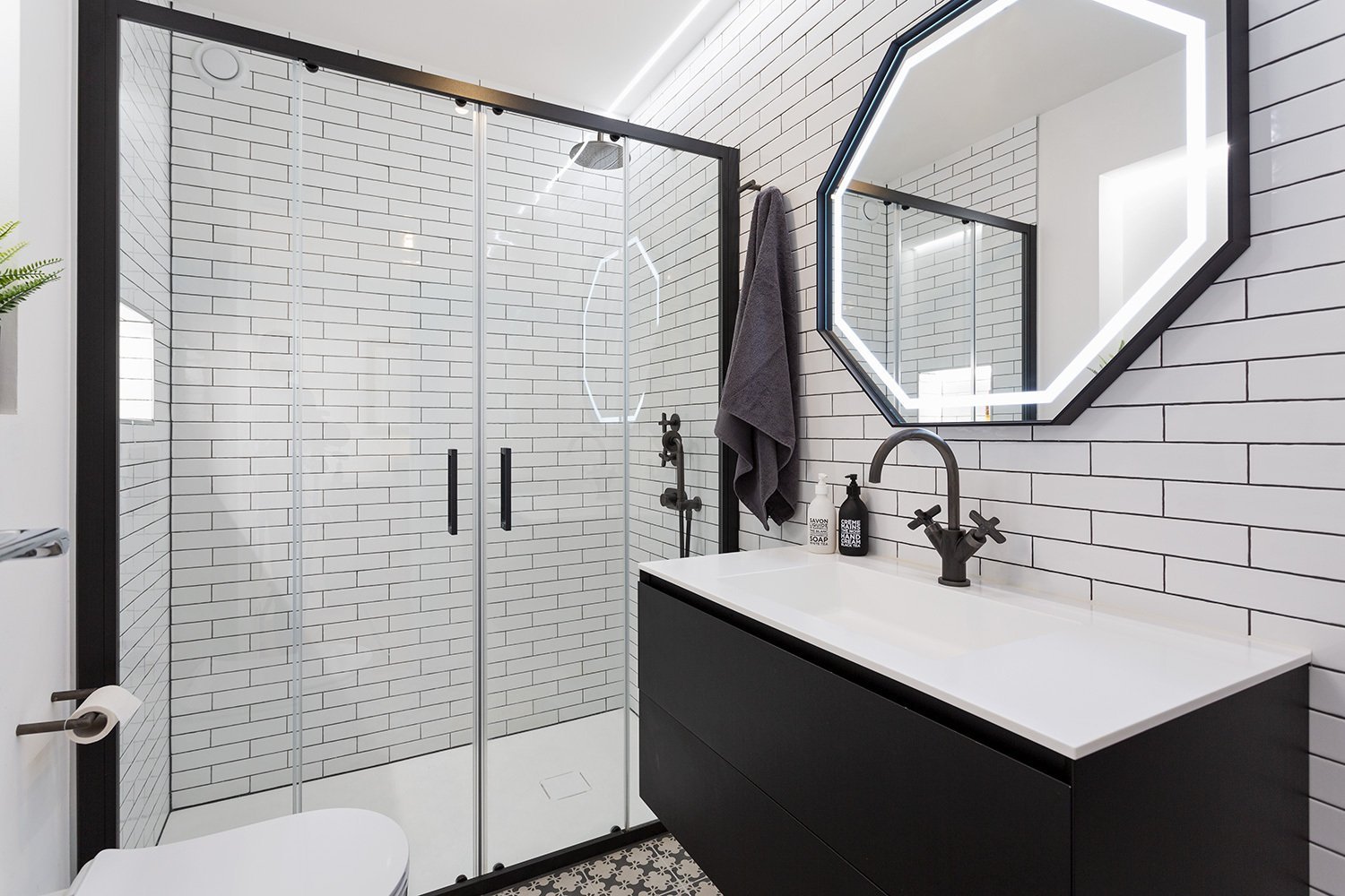 4.5 Apartment With Stunning Views, Exclusive Amenities, Path To Monte Verità Apartment in Ascona, Ticino, Switzerland