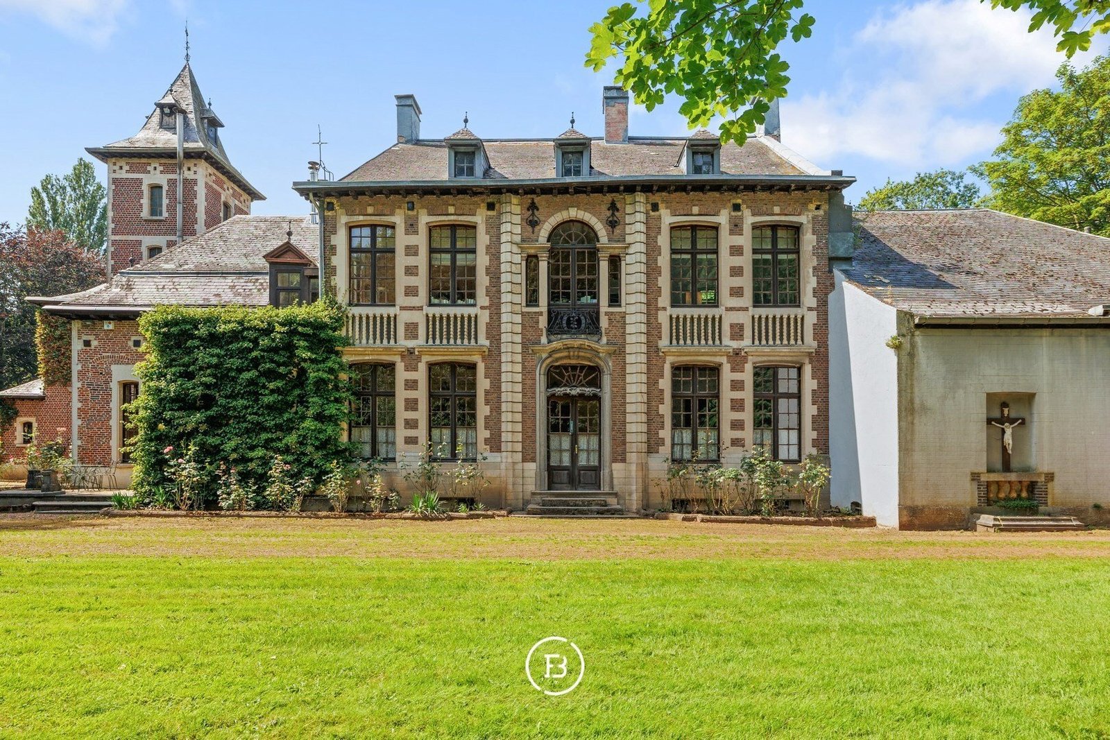 Revenue Property In Brussels & Terlinden Castle Apartment in Bruxelles, Brussels, Belgium