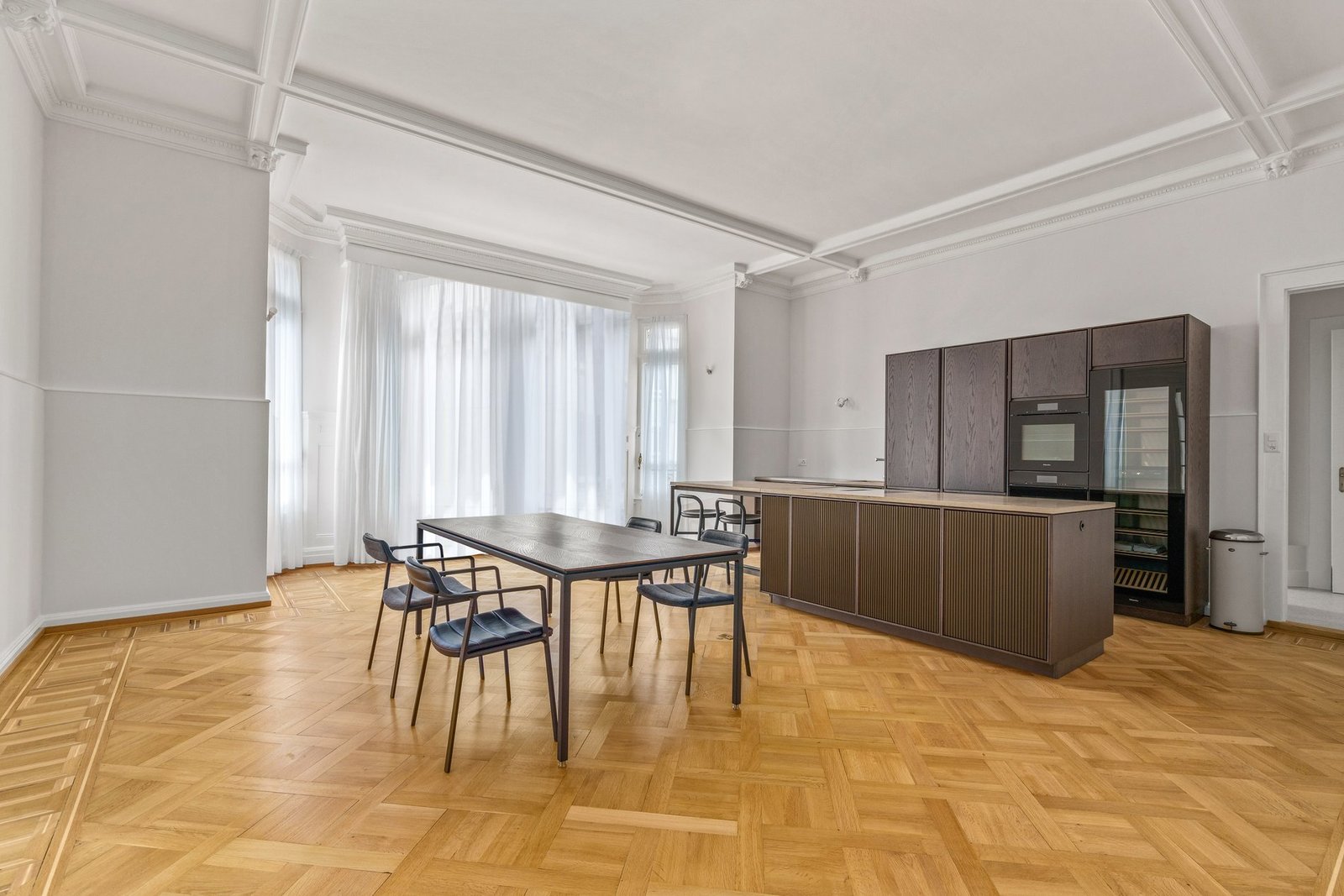 Fully Renovated Haussmann Style Apartment Apartment in Geneva, Genève, Switzerland