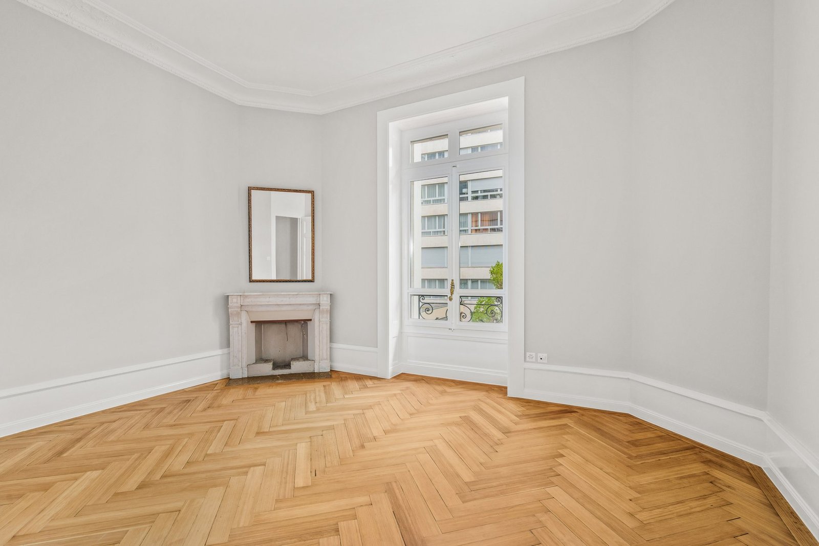Fully Renovated Haussmann Style Apartment Apartment in Geneva, Genève, Switzerland