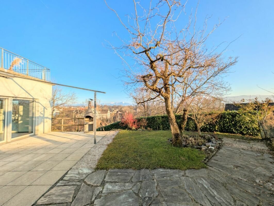 Exclusive terrace apartment with stunning mountain views Apartment in Hombrechtikon, Zurich, Switzerland