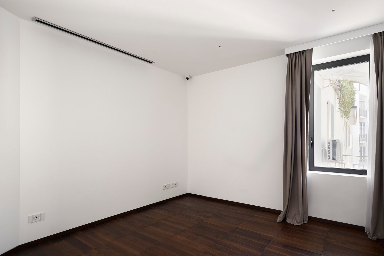 Refined Residence In The Quadrilatero Della Moda Apartment in Milan, Lombardy, Italy