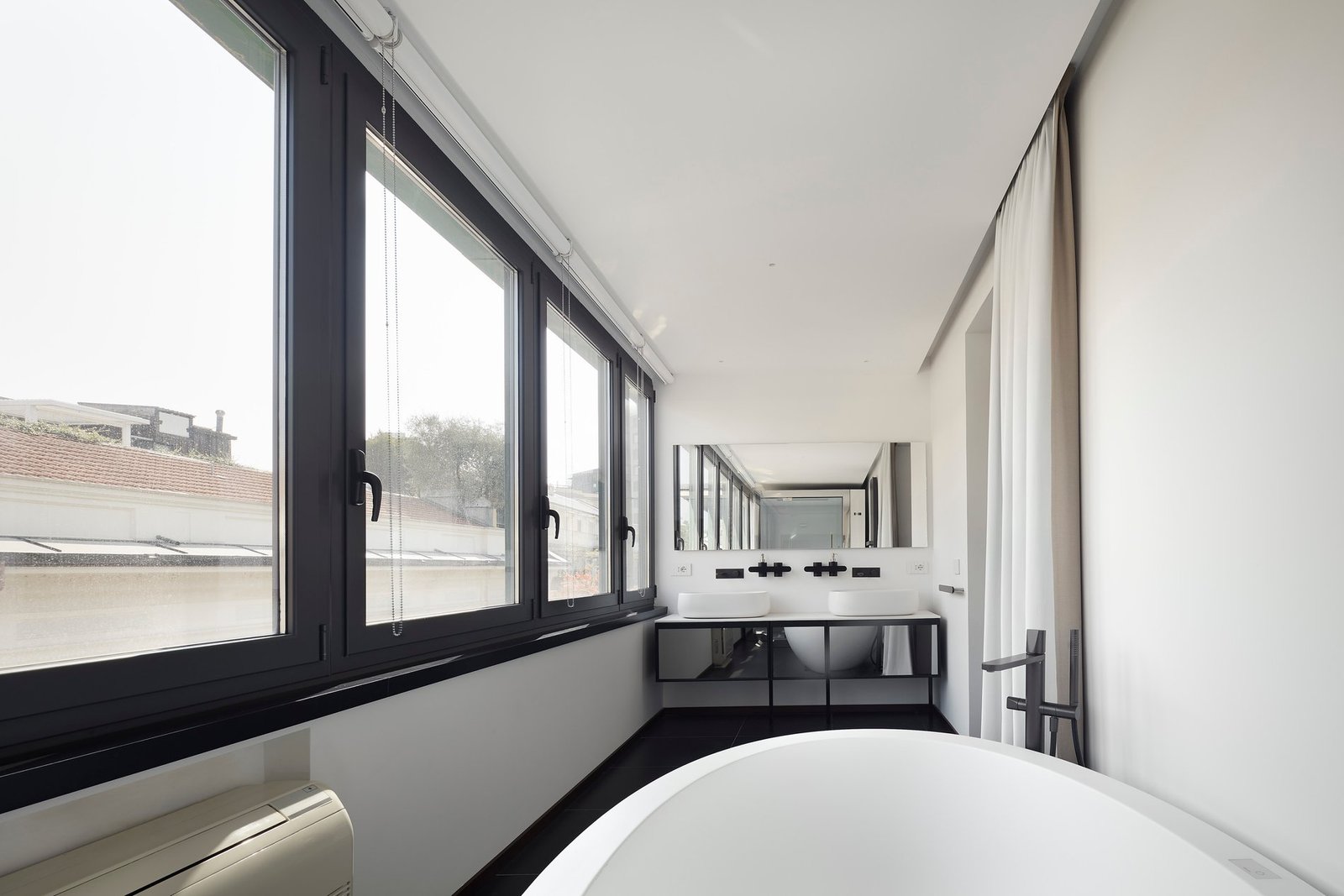 Refined Residence In The Quadrilatero Della Moda Apartment in Milan, Lombardy, Italy