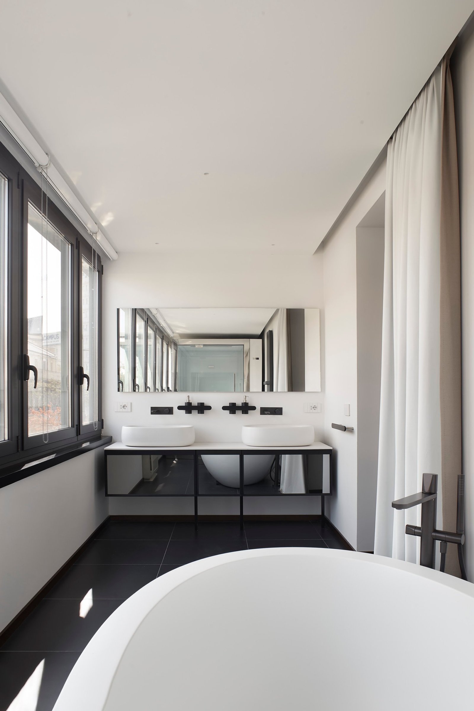 Refined Residence In The Quadrilatero Della Moda Apartment in Milan, Lombardy, Italy