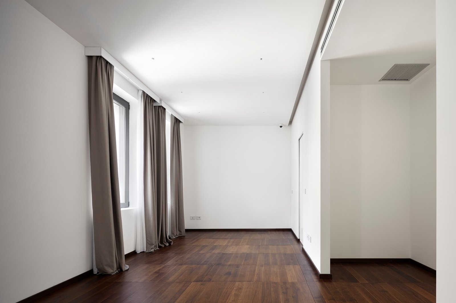 Refined Residence In The Quadrilatero Della Moda Apartment in Milan, Lombardy, Italy