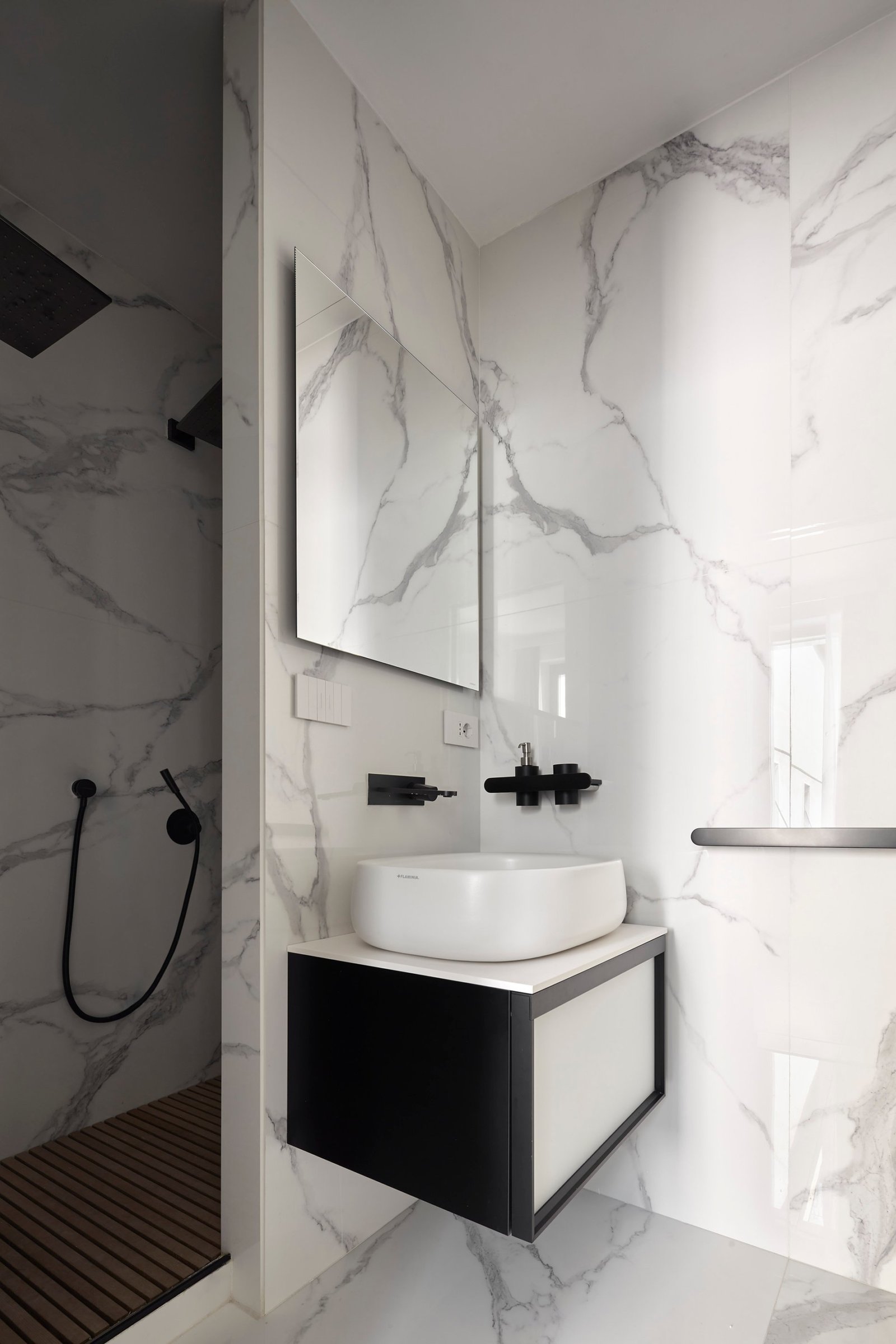 Refined Residence In The Quadrilatero Della Moda Apartment in Milan, Lombardy, Italy