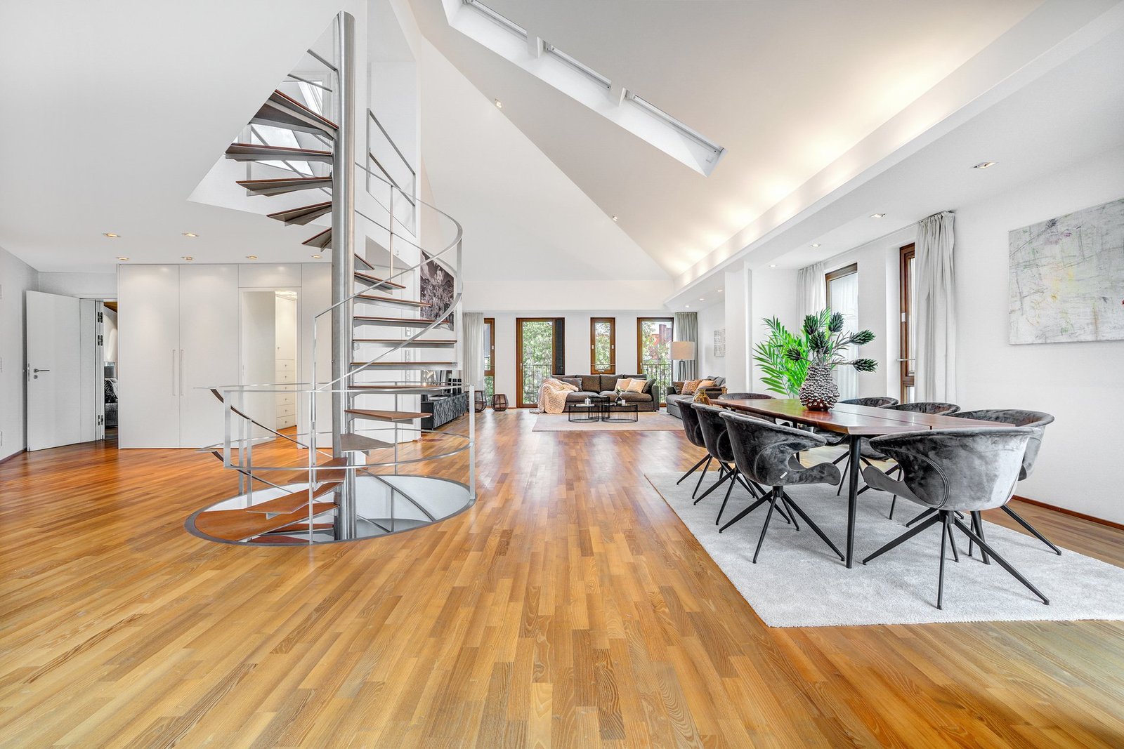 Iconic Rooftop. Fantastic Roof Terrace Apartment. Apartment in Munich, Bavaria, Germany