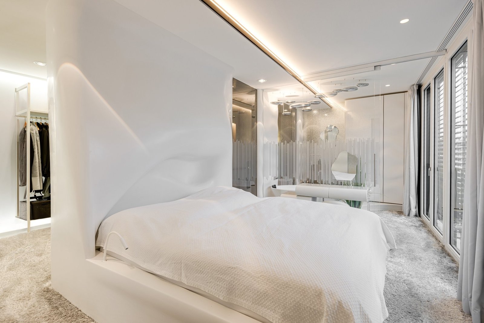 Living In The Isar Floodplains. Design Meets Urbanity And Nature. Your Retreat At The Volksbad. Apartment in Munich, Bavaria, Germany