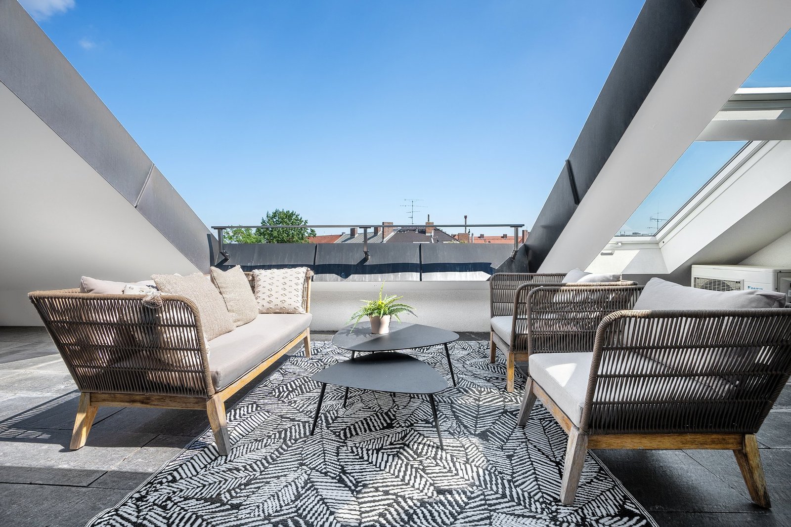 Iconic Rooftop. Fantastic Roof Terrace Apartment. Apartment in Munich, Bavaria, Germany