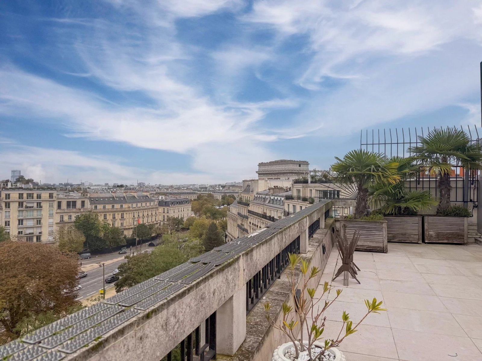 Par067 Large Penthouse To Renovate On Foch Apartment in Paris, Île-de-France, France