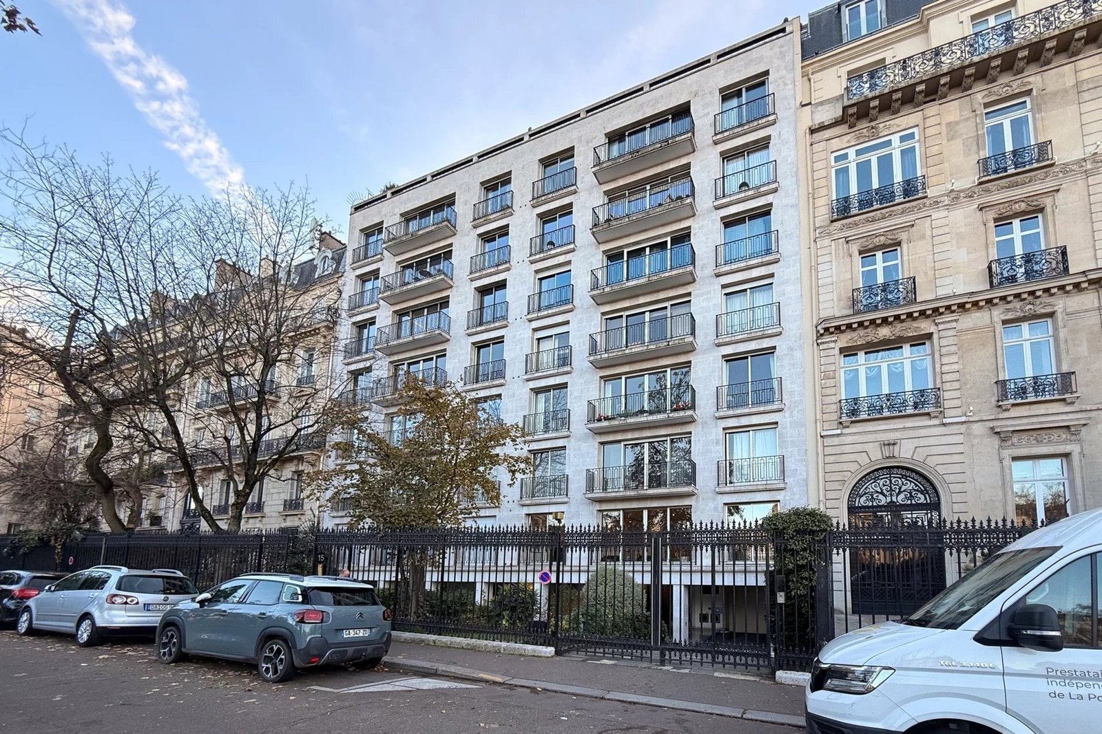 Par067 Large Penthouse To Renovate On Foch Apartment in Paris, Île-de-France, France