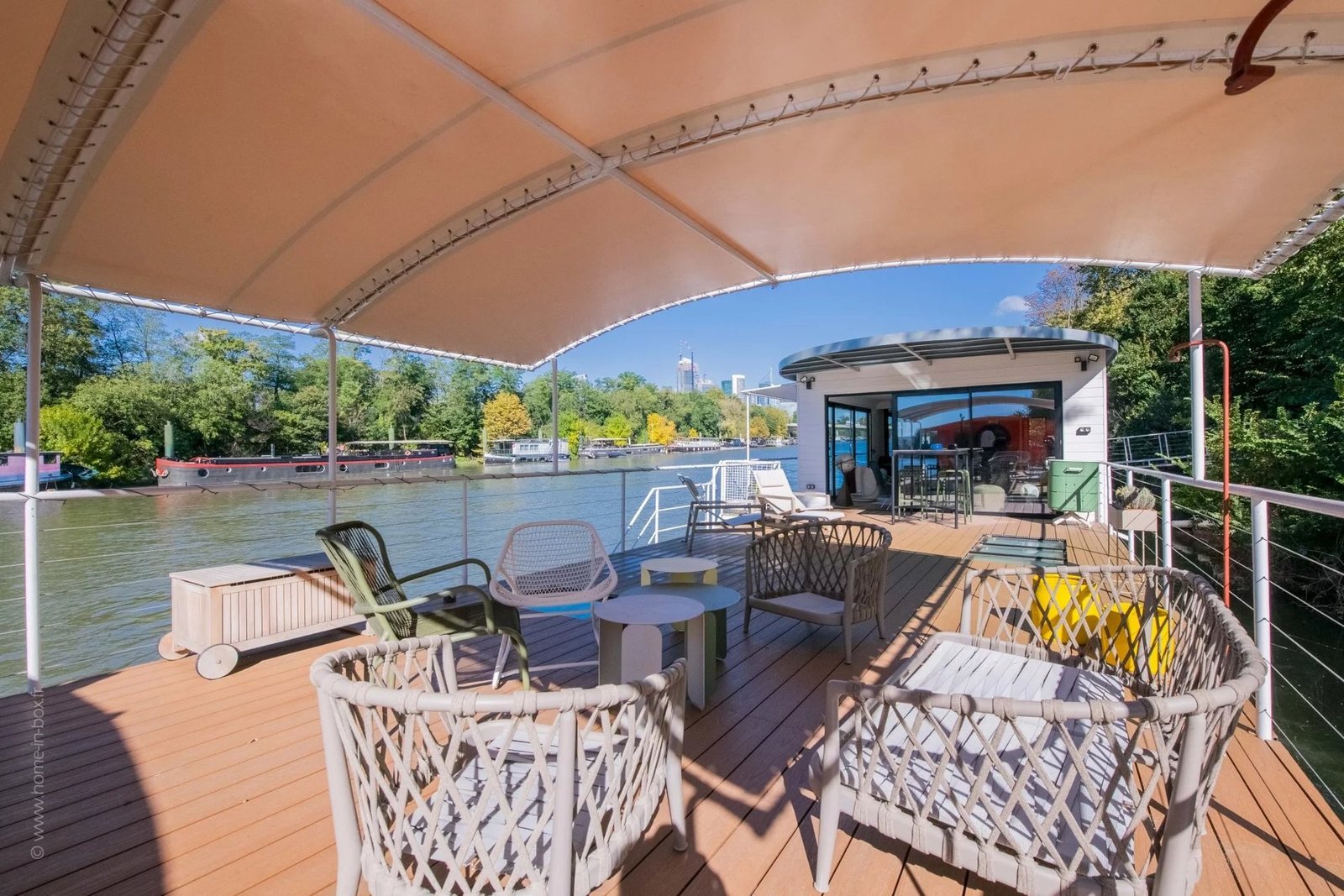 A Spacious Houseboat For Country Living In Paris Apartment in Paris, Île-de-France, France