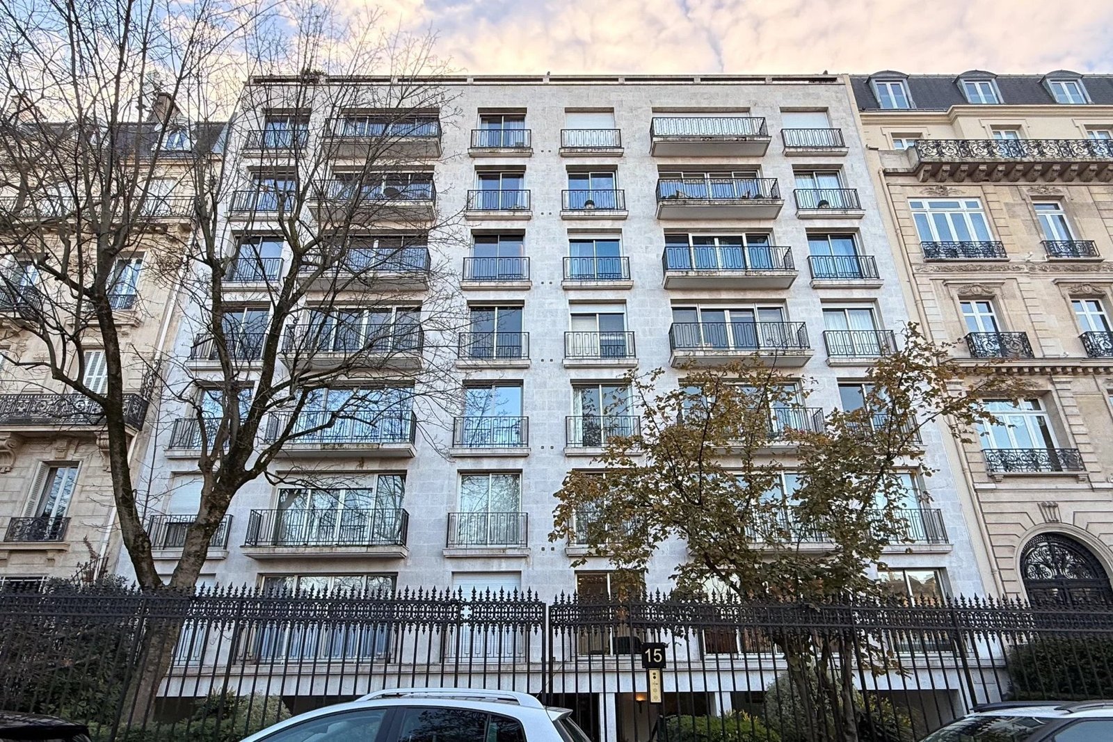 Par067 Large Penthouse To Renovate On Foch Apartment in Paris, Île-de-France, France