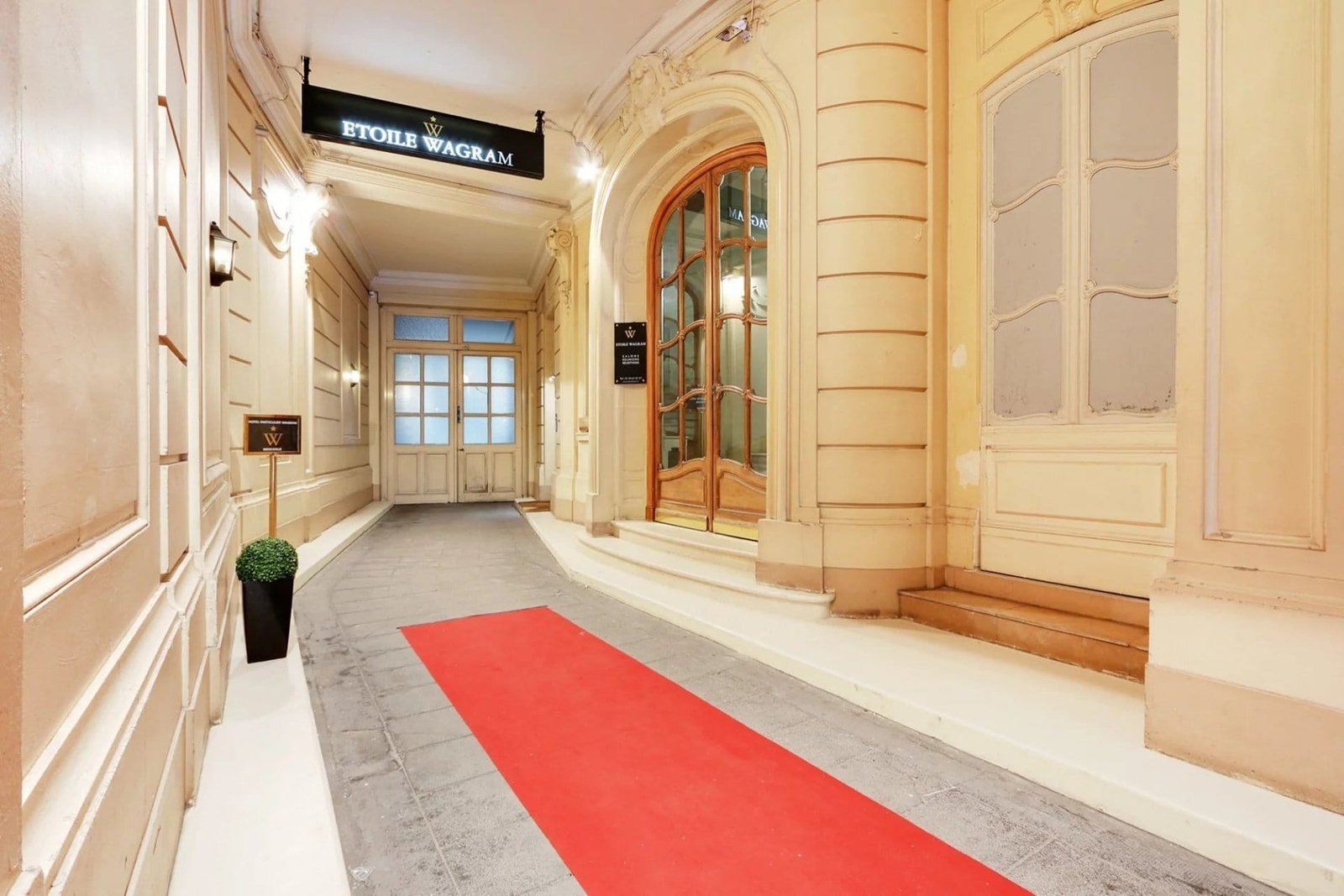 Paris 8ème Apartment de