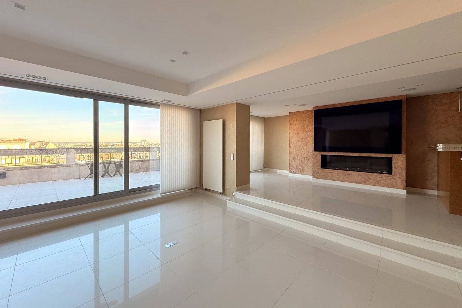 Par067 Large Penthouse To Renovate On Foch Apartment in Paris, Île-de-France, France