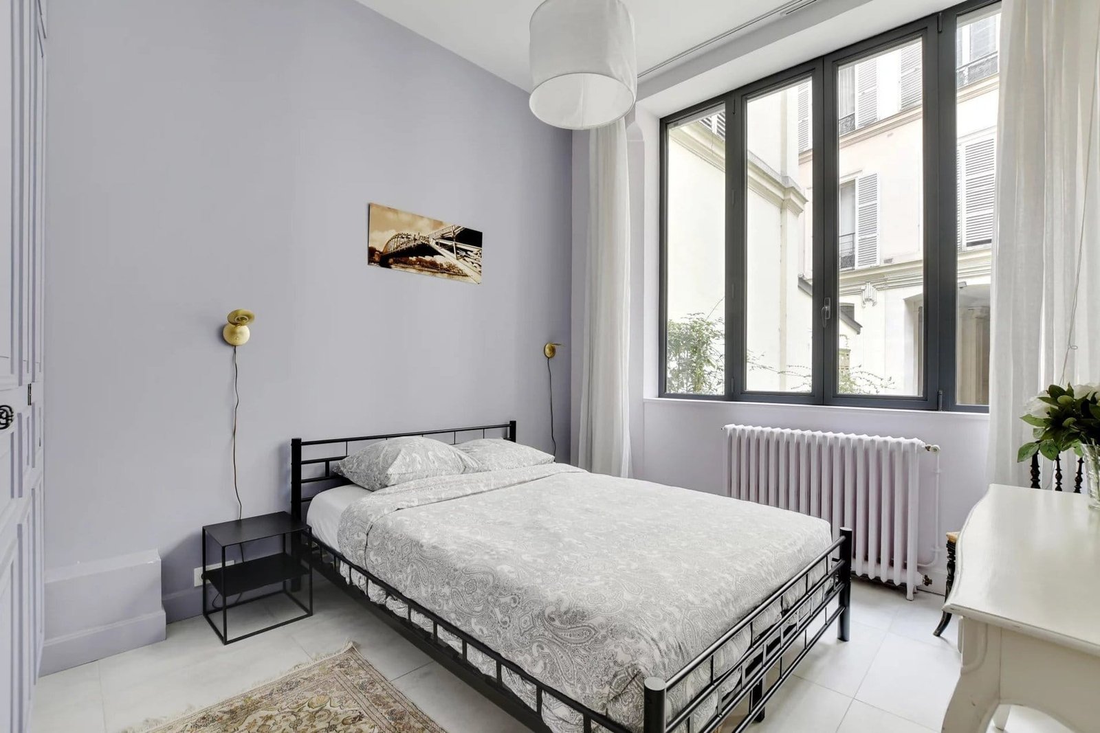 Apartment in Paris, Île