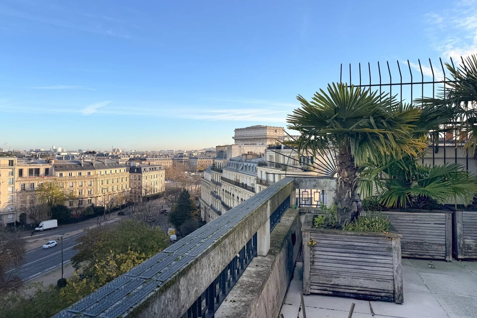 Par067 Large Penthouse To Renovate On Foch Apartment in Paris, Île-de-France, France