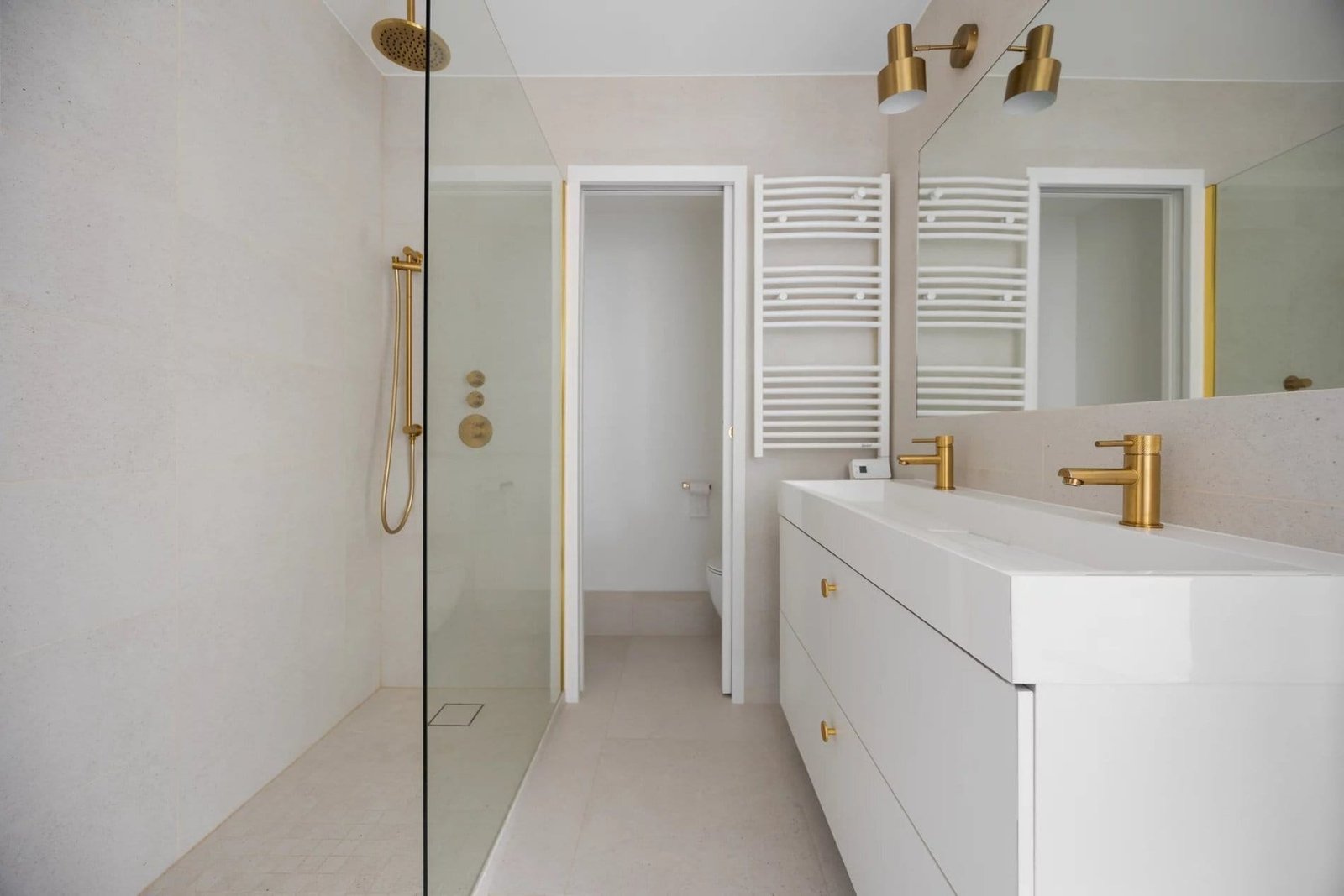 Apartment in Paris, Île