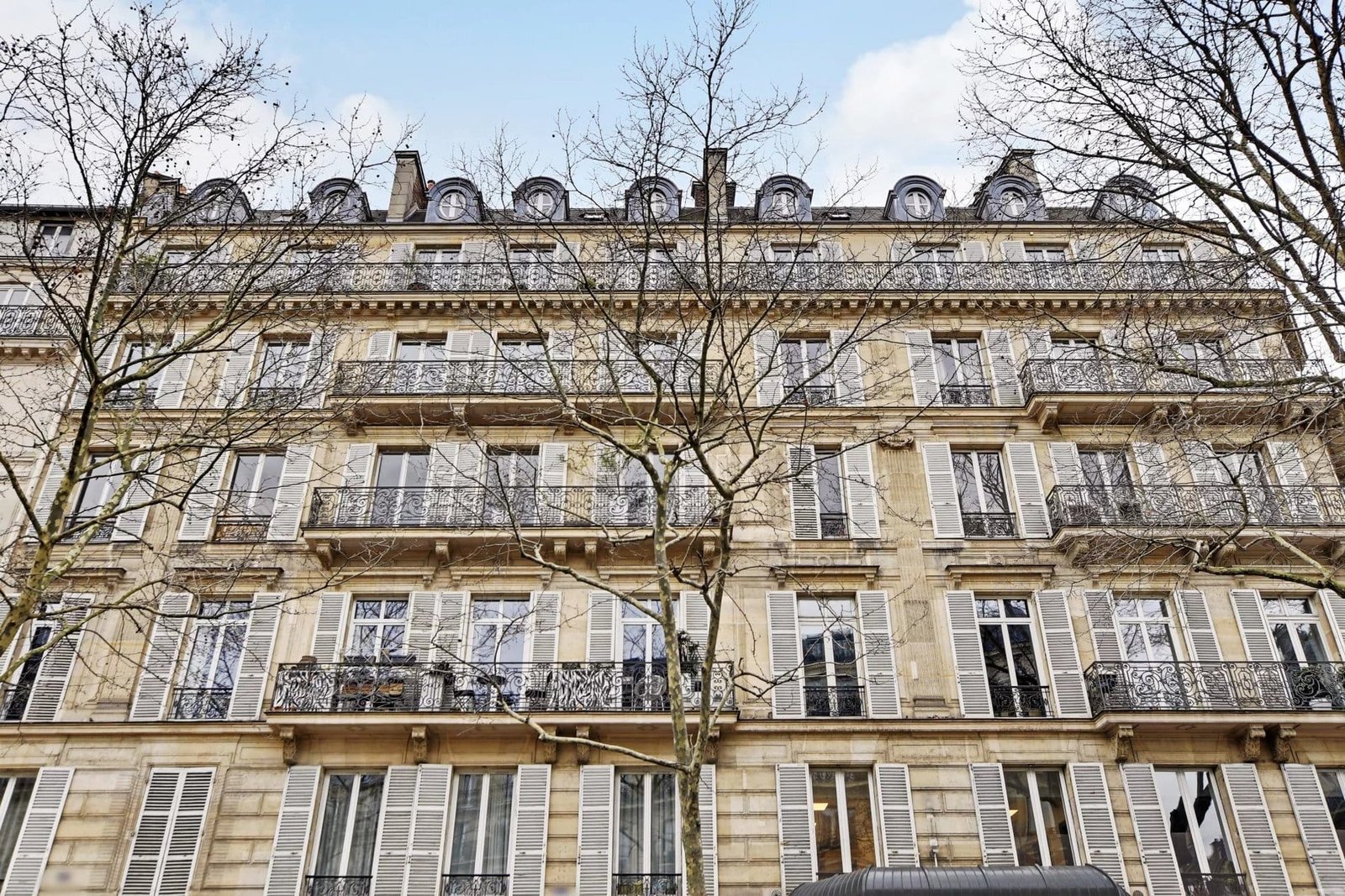 Apartment in Paris, Île