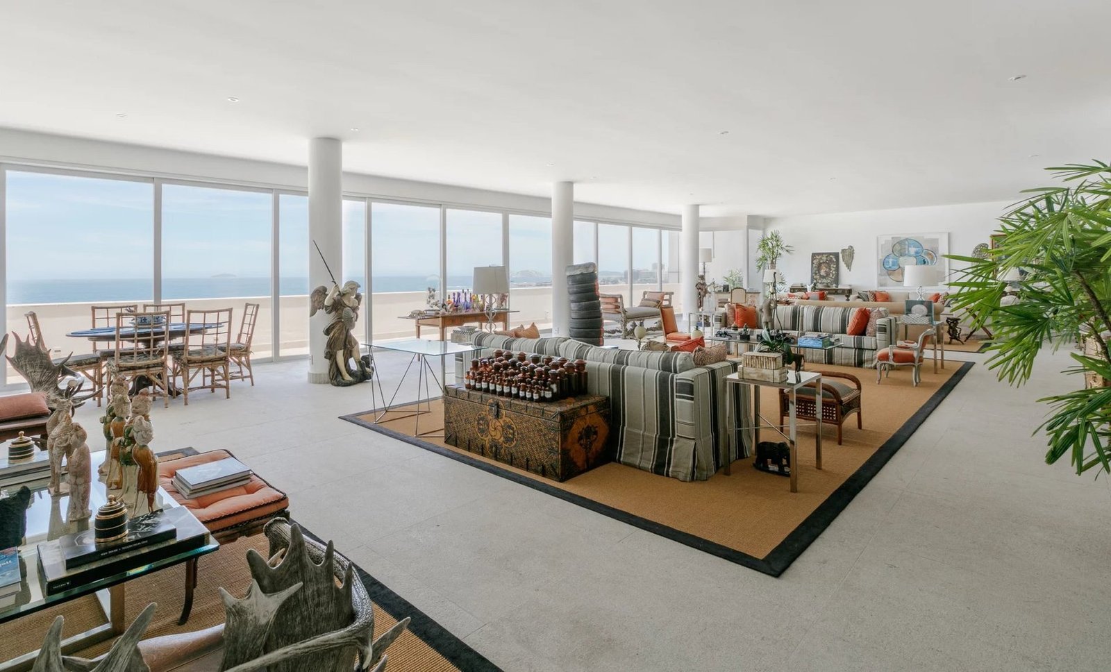Rio354 Beachfront Triplex Penthouse In Copacabana Apartment in Rio de Janeiro, State of Rio de Janeiro, Brazil