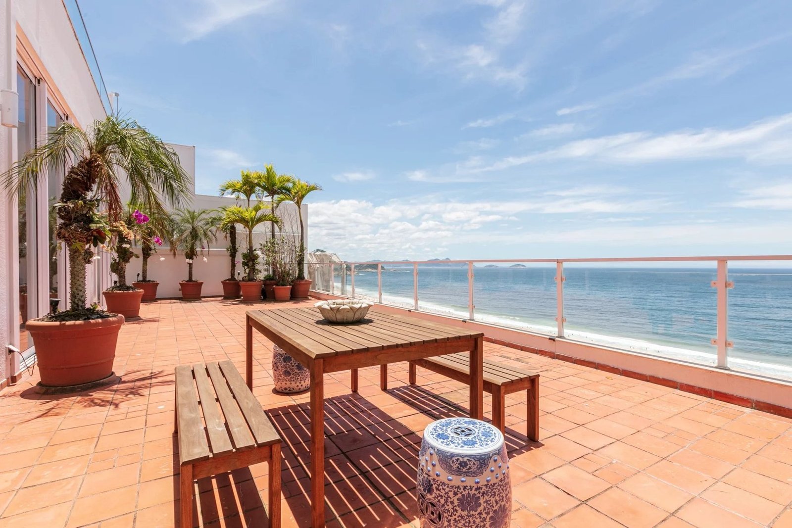 Rio354 Beachfront Triplex Penthouse In Copacabana Apartment in Rio de Janeiro, State of Rio de Janeiro, Brazil