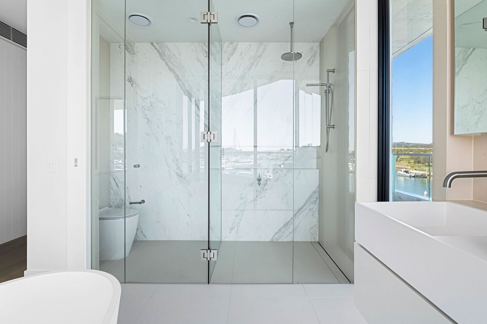 A Penthouse Paradise With Spectacular Scenery Apartment in Safety Beach, Victoria, Australia