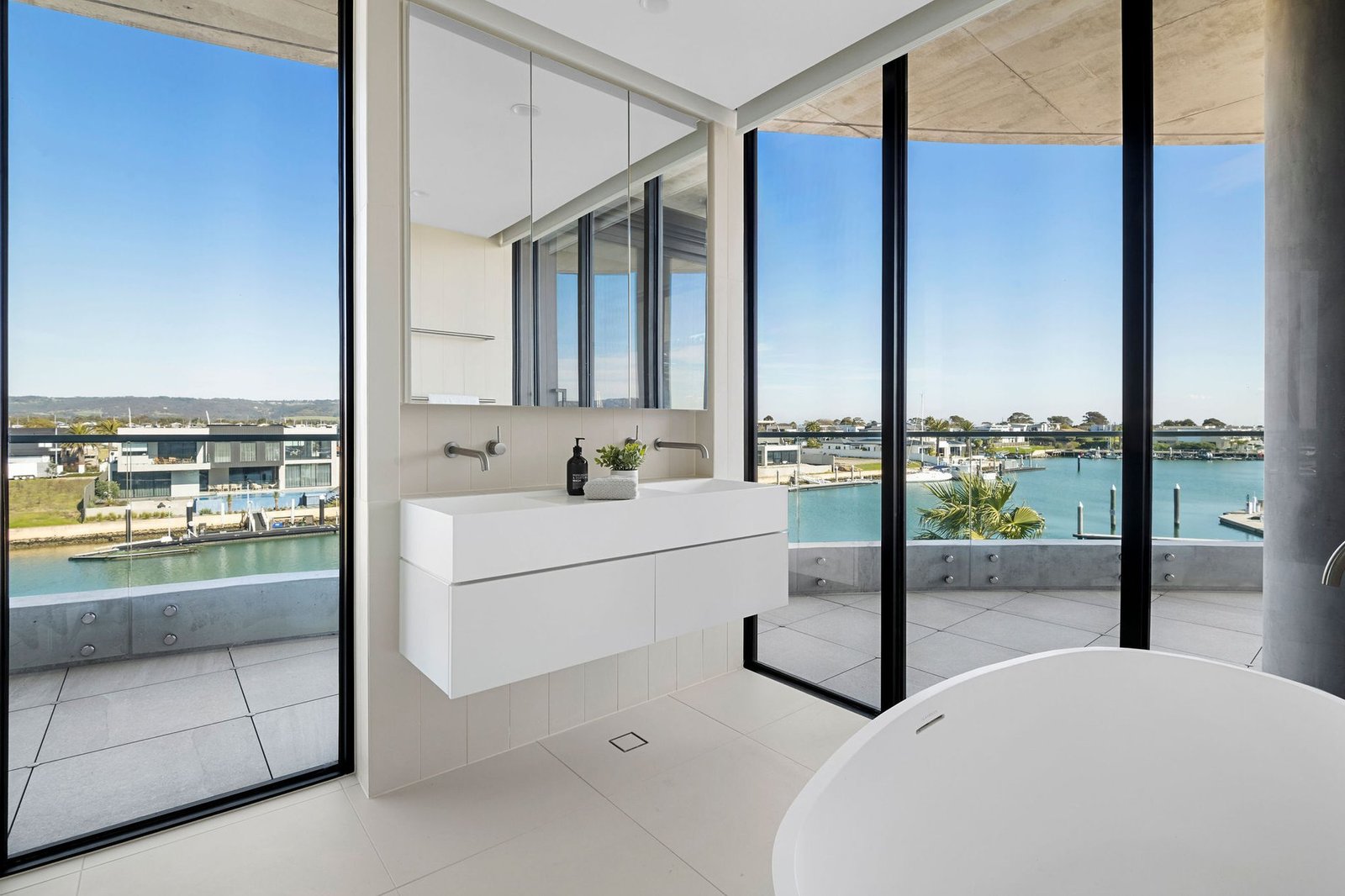 A Penthouse Paradise With Spectacular Scenery Apartment in Safety Beach, Victoria, Australia