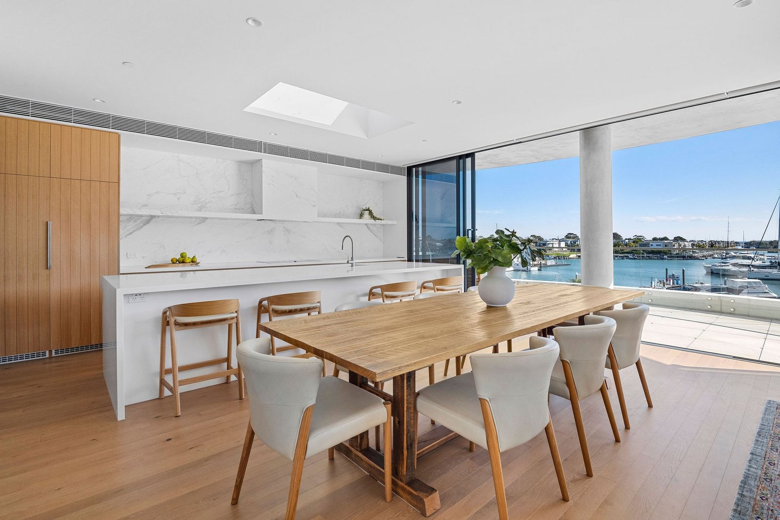A Penthouse Paradise With Spectacular Scenery Apartment in Safety Beach, Victoria, Australia