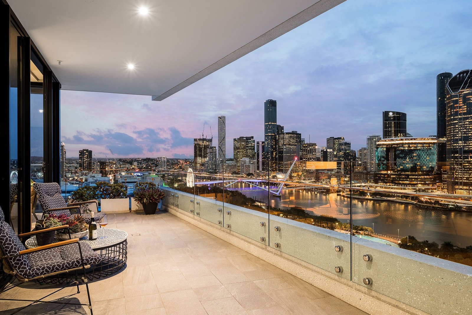 Luxurious Penthouse Living With Incredible Panoramic Views Apartment in South Brisbane, Queensland, Australia
