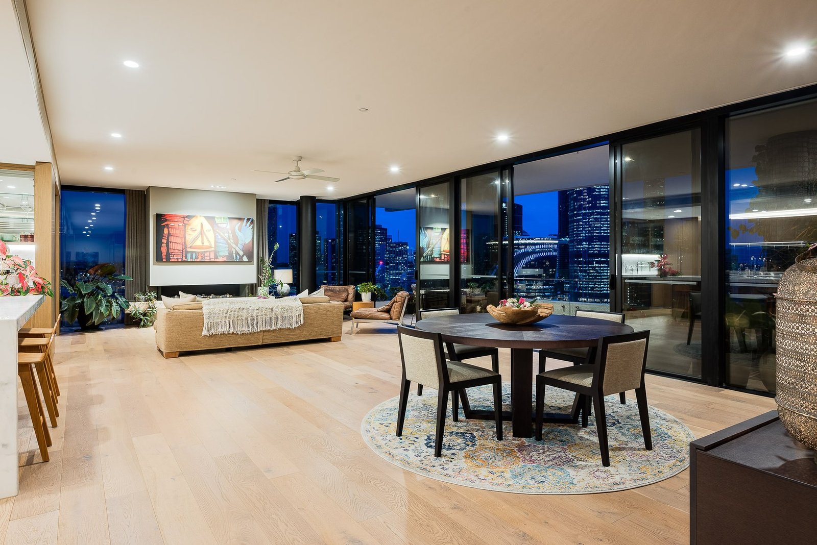 Luxurious Penthouse Living With Incredible Panoramic Views Apartment in South Brisbane, Queensland, Australia