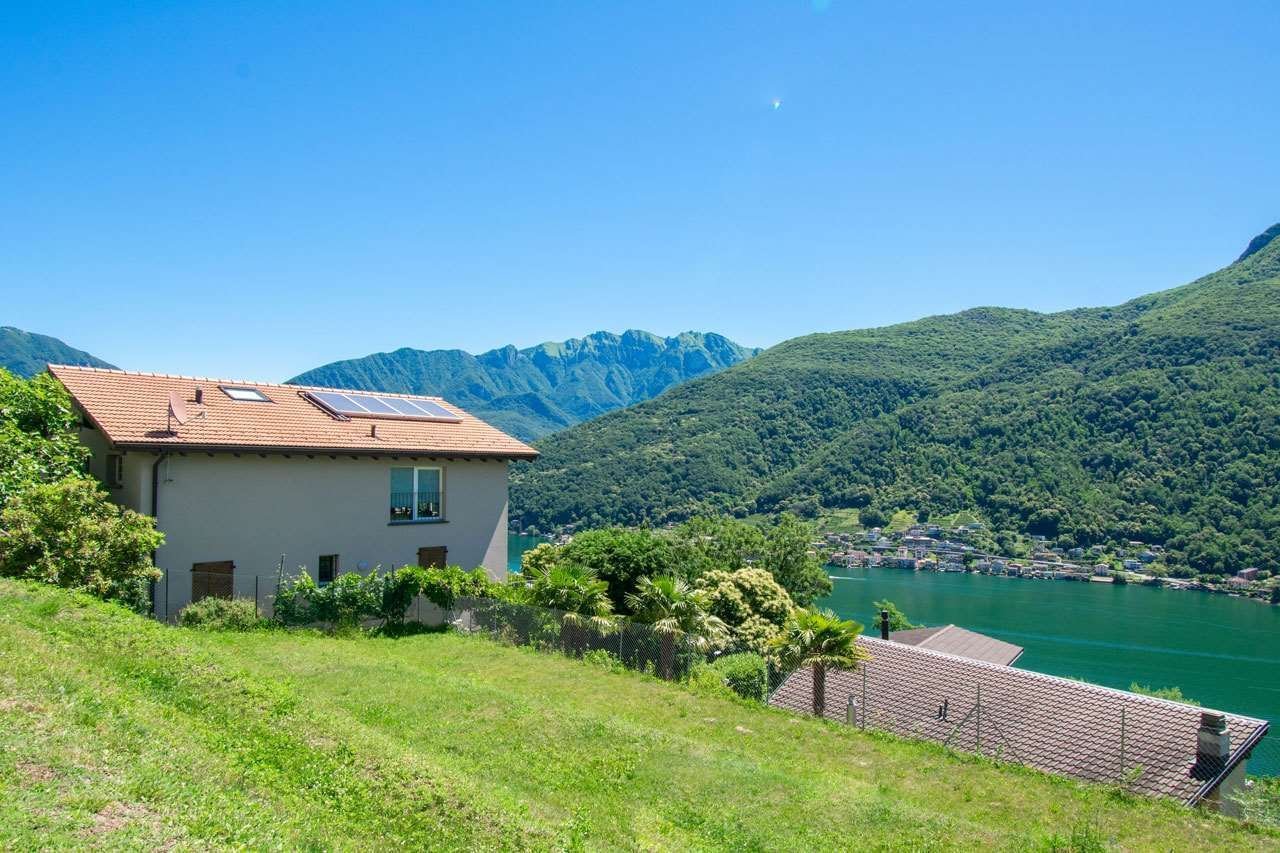 Prestigioso Appartamento Con Giardino E Vista Lago Apartment in Vico Morcote, Ticino, Switzerland