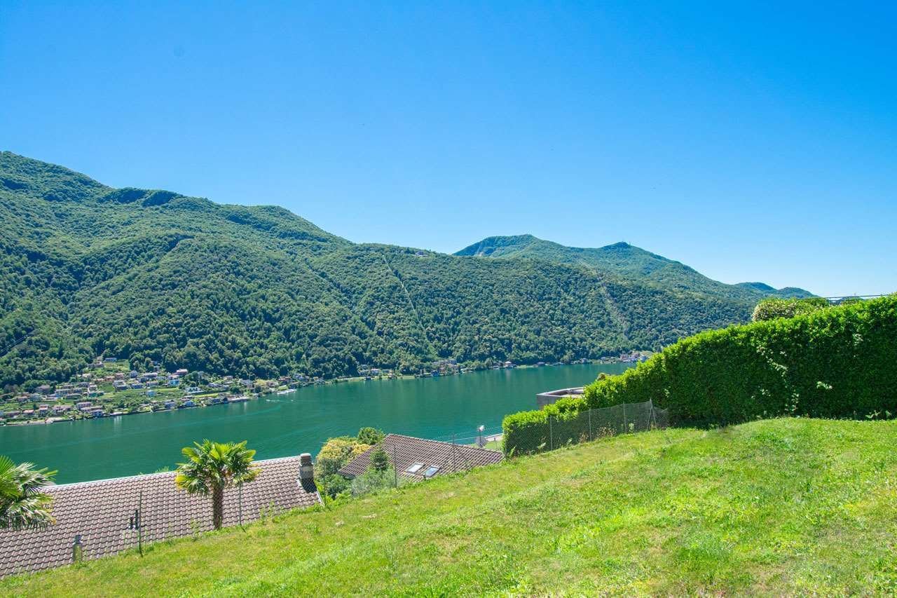 Prestigioso Appartamento Con Giardino E Vista Lago Apartment in Vico Morcote, Ticino, Switzerland