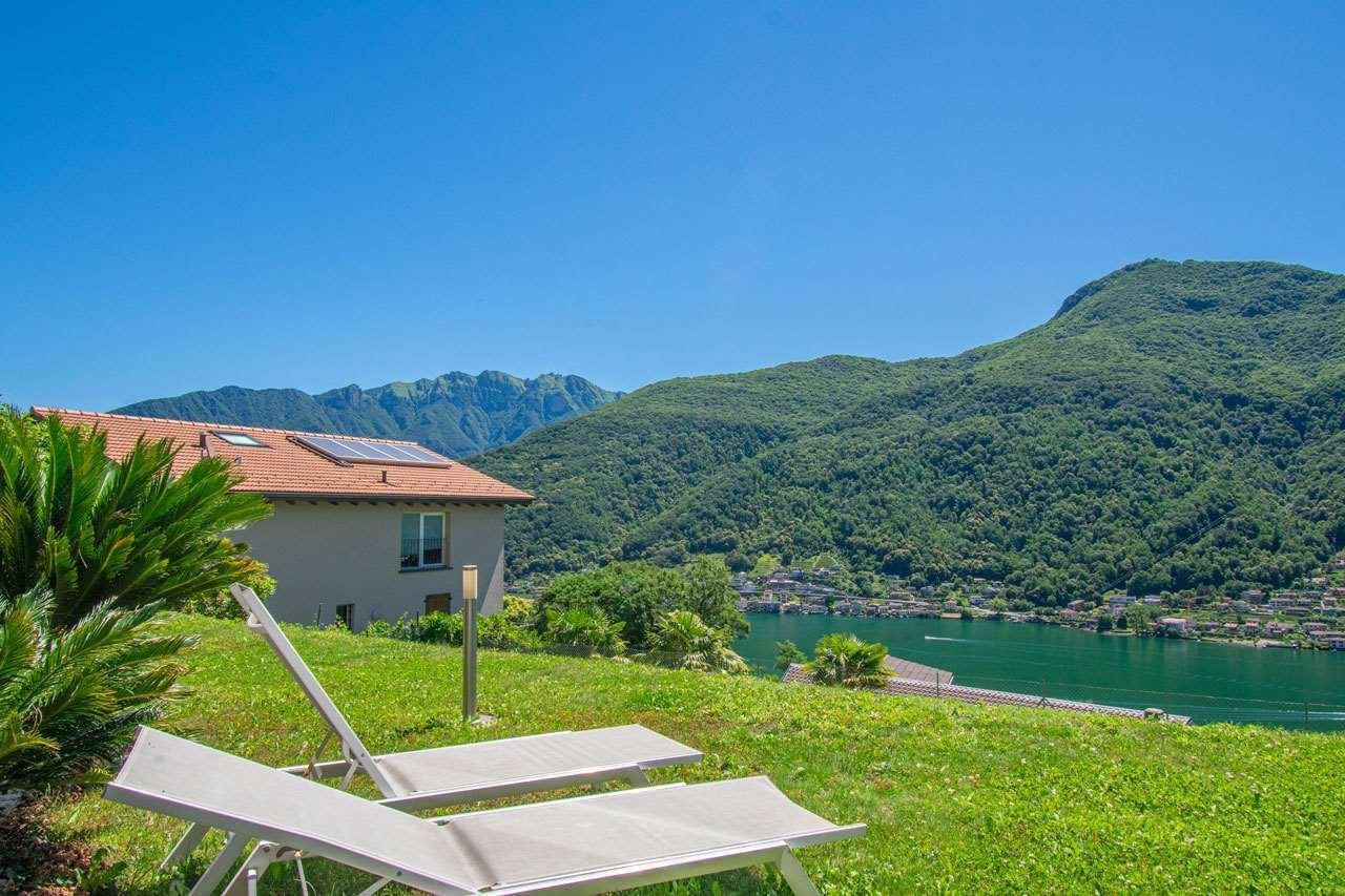 Prestigioso Appartamento Con Giardino E Vista Lago Apartment in Vico Morcote, Ticino, Switzerland