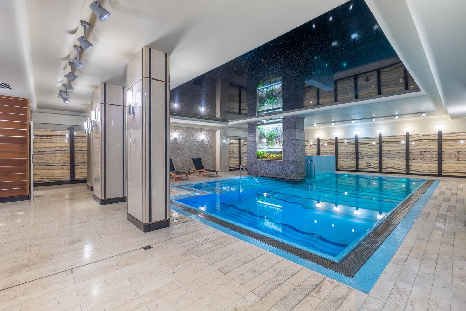 Unique Apartmetn In The Very Center Of Warsaw | Pool, Gym, Squash Court Apartment in Warsaw, Masovian Voivodeship, Poland