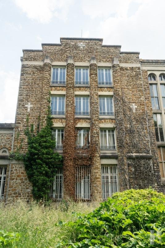 Castle in Corbeil-Essonnes, Île-de-France, France