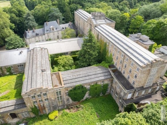 Castle in Corbeil-Essonnes, Île-de-France, France