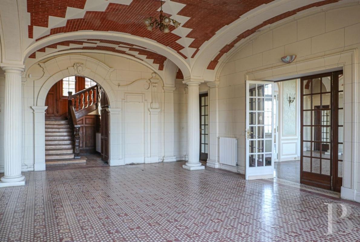 A Majestic, Early 20th Century Manor House, Its Outbuildings And More Than 7 Ha Of Parklands, Castle in Trouville-sur-Mer, Normandy, France