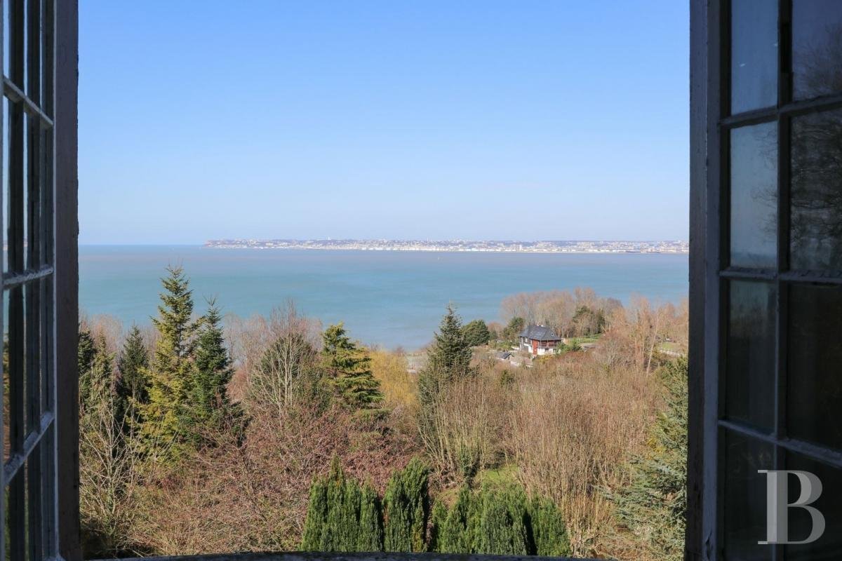 A Majestic, Early 20th Century Manor House, Its Outbuildings And More Than 7 Ha Of Parklands, Castle in Trouville-sur-Mer, Normandy, France