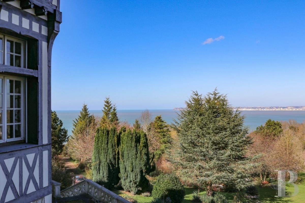 A Majestic, Early 20th Century Manor House, Its Outbuildings And More Than 7 Ha Of Parklands, Castle in Trouville-sur-Mer, Normandy, France