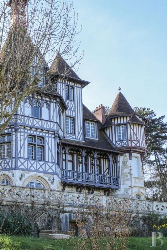 A Majestic, Early 20th Century Manor House, Its Outbuildings And More Than 7 Ha Of Parklands, Castle in Trouville-sur-Mer, Normandy, France