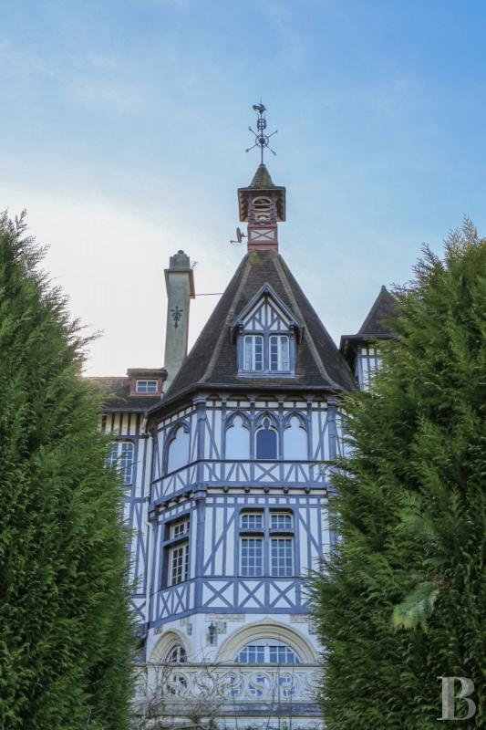 A Majestic, Early 20th Century Manor House, Its Outbuildings And More Than 7 Ha Of Parklands, Castle in Trouville-sur-Mer, Normandy, France