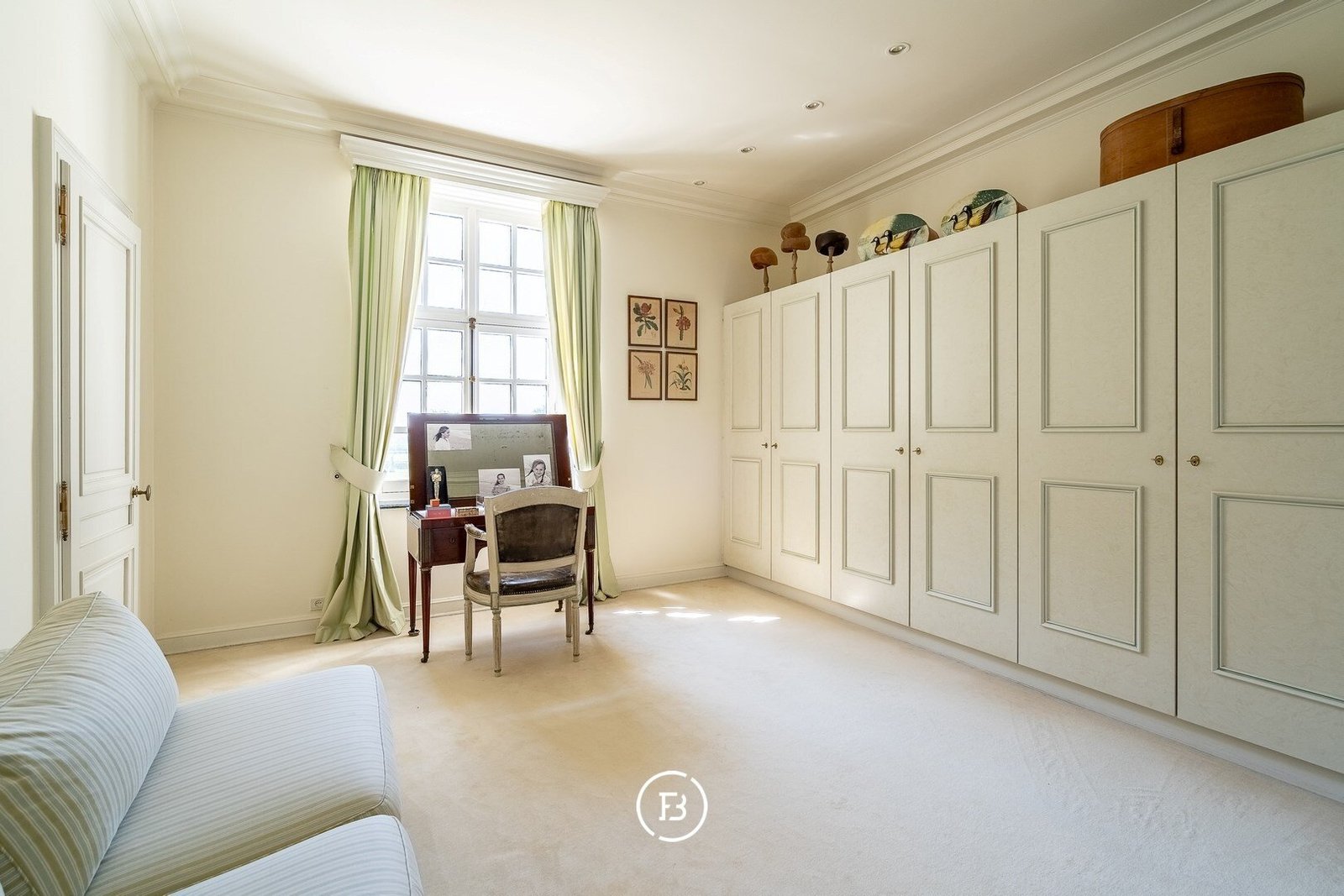 Castle Les Gobelets Castle in Waasmunster, Flanders, Belgium