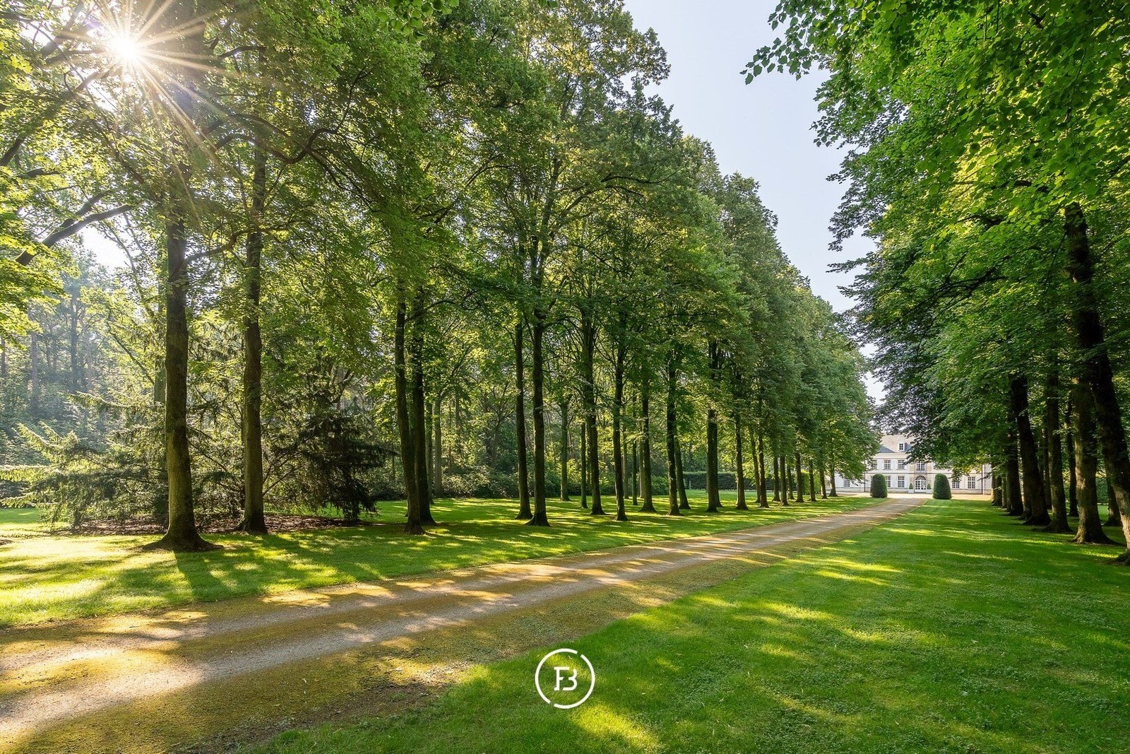 Castle Les Gobelets Castle in Waasmunster, Flanders, Belgium