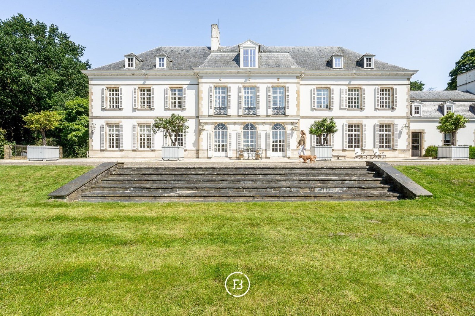 Castle Les Gobelets Castle in Waasmunster, Flanders, Belgium