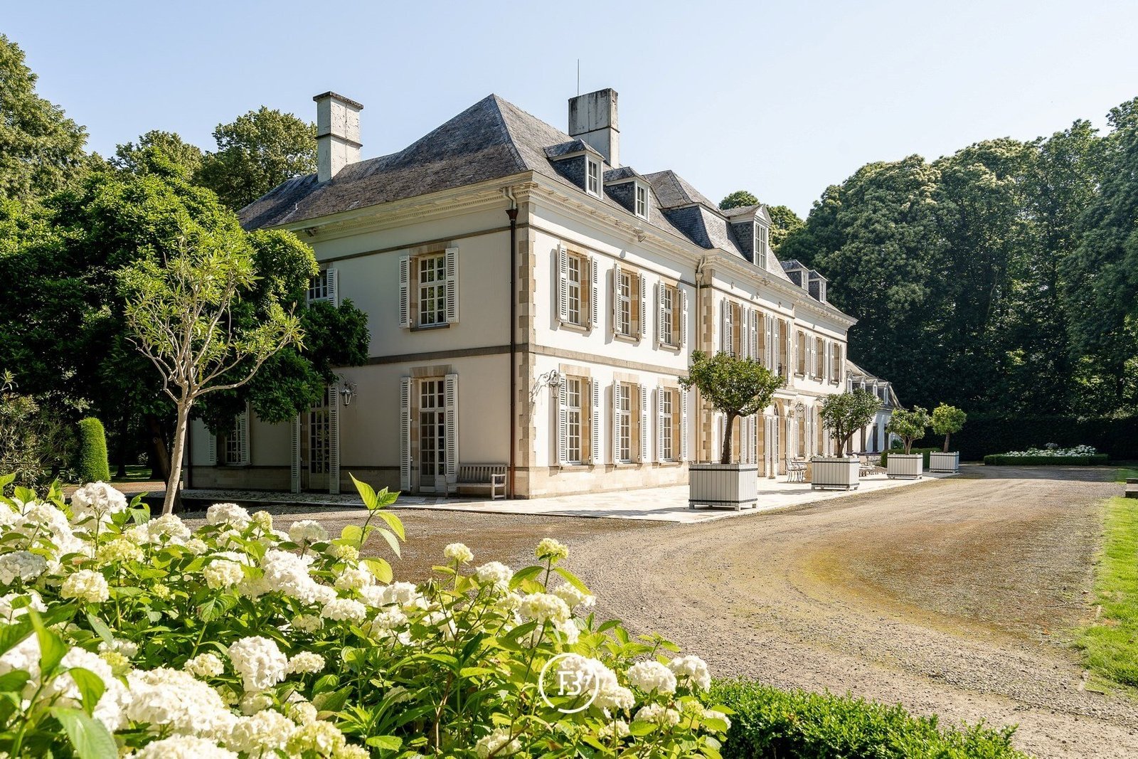 Castle Les Gobelets Castle in Waasmunster, Flanders, Belgium