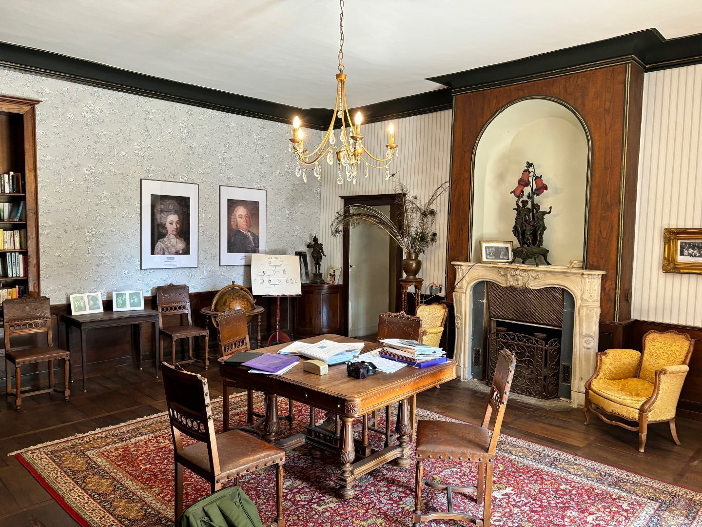 Beautifull Castle Hidden In The Countryside, 12 Bedrooms Plus 3 Independent Gites, Lake, Orchard On Chateau in Lagraulière, Nouvelle-Aquitaine, France