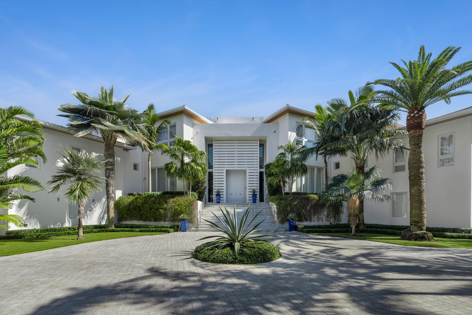 Architectural Marvel On Biscayne Bay Estate in Coral Gables, Florida, United States