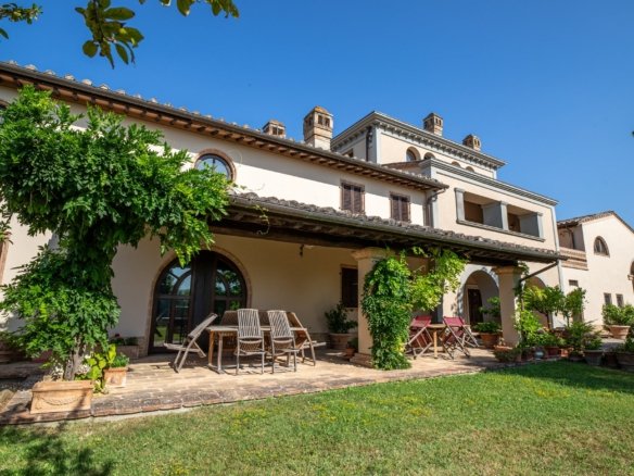 Estate in Rancolfo, Umbria, Italy