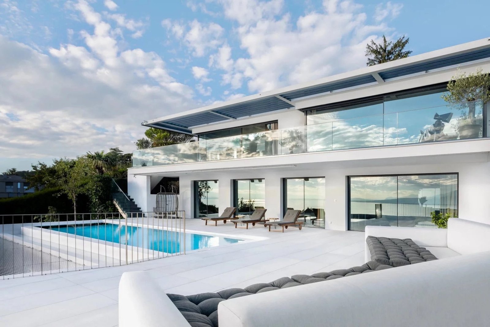 Contemporary Villa With Exceptional View House in Bourg-en-Lavaux, Vaud, Switzerland